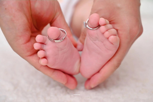 本溪宝宝发烧手心比额头烫